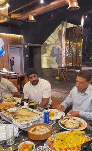 عامل كشري التحرير يكشف لأول مرة سر لقائه بالعوضي  «فيديو»