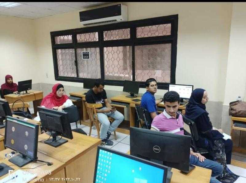 تدريب وتأهيل منسوبي جامعة الأزهر  لتطبيق وتفعيل منظومة الحرم الذكي