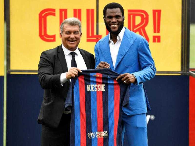 كيسي: «تشافي» صاحب الفضل في تحسن مستوى برشلونة بعد خسارة الريال