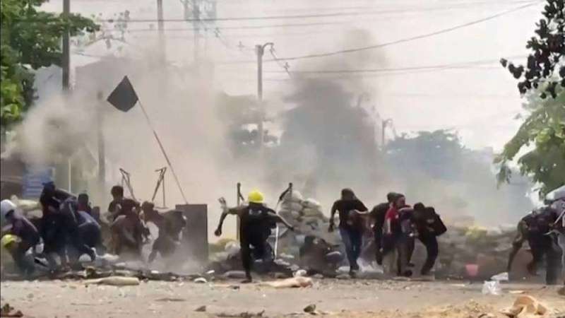 مصرع 30 شخصا في ضربة جوية خلال حفل بميانمار