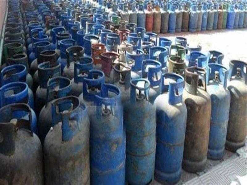ضبط 600 أسطوانة بوتاجاز صغيرة الحجم للاتجار بها بالسوق السوداء