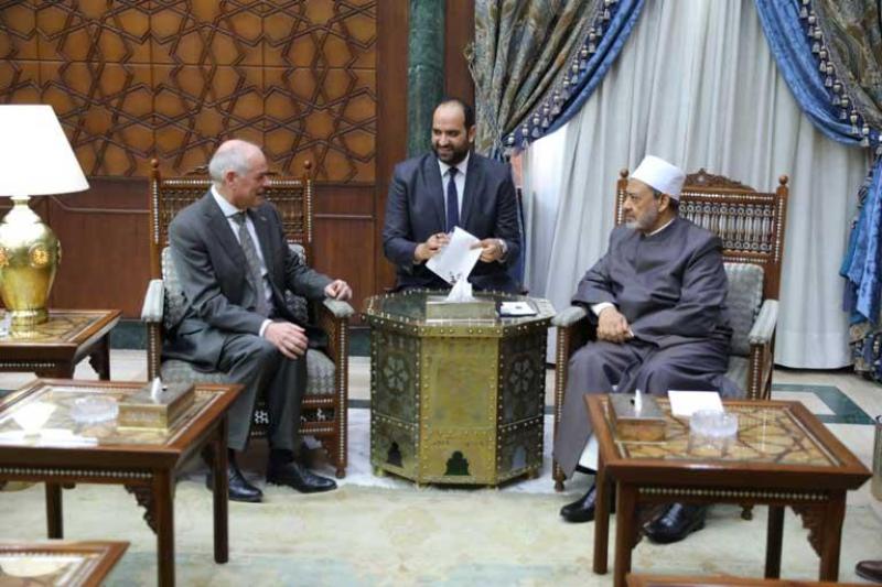 خلال اللقاء