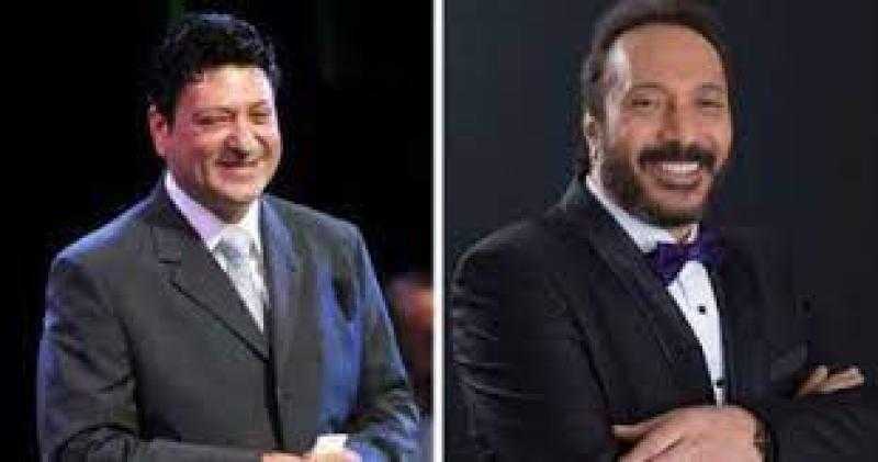 على الحجار ومحمد الحلو يلتقيان بالأحضان خلال مشاركتهما بمهرجان الموسيقى العربية