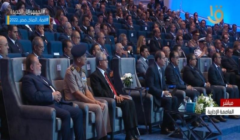 السيسي يشاهد فيلما تسجيليا عن جلسات المؤتمر الاقتصادي