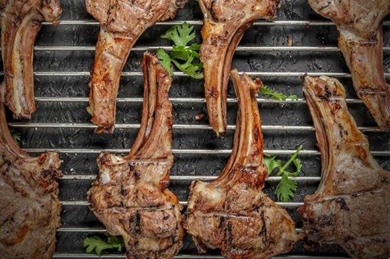 ضبط لحوم مجهولة المصدر بمطعم كبابجي