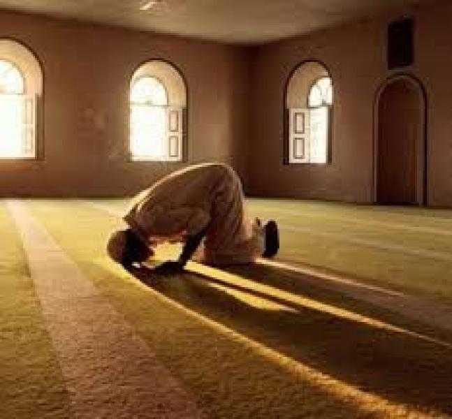 ما هما أثقل صلاتين أخبرنا عنهما رسول الله؟.. داعية يوضح