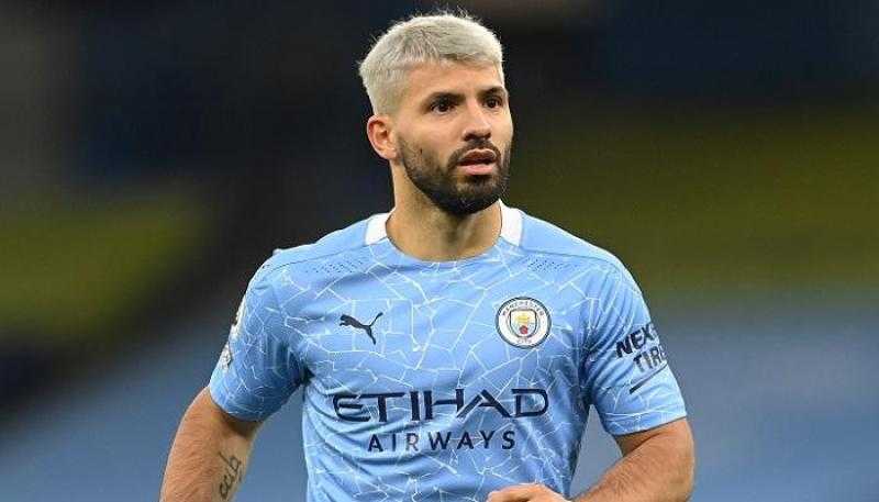في مزاد علني أجويرو يعلن بيع قميصه التاريخي مع مانشستر سيتي