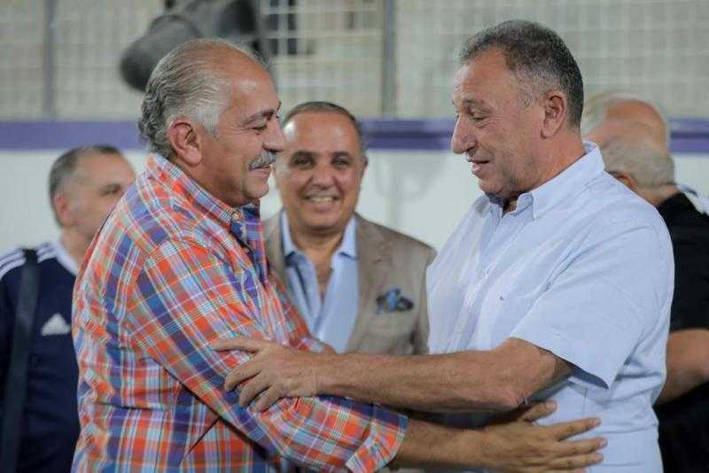 الخطيب يؤازر بعثة الأهلي قبل لقاء السوبر