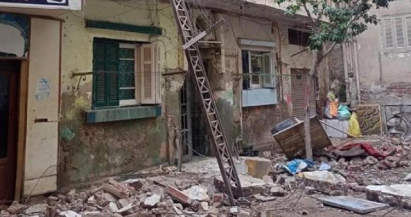 انهيار شرفة منزل قديم بالمنصورة دون وقوع إصابات