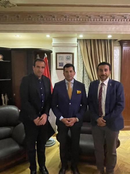 وزير الشباب والرياضة يلتقي رئيس الاتحاد الدولي للبادل