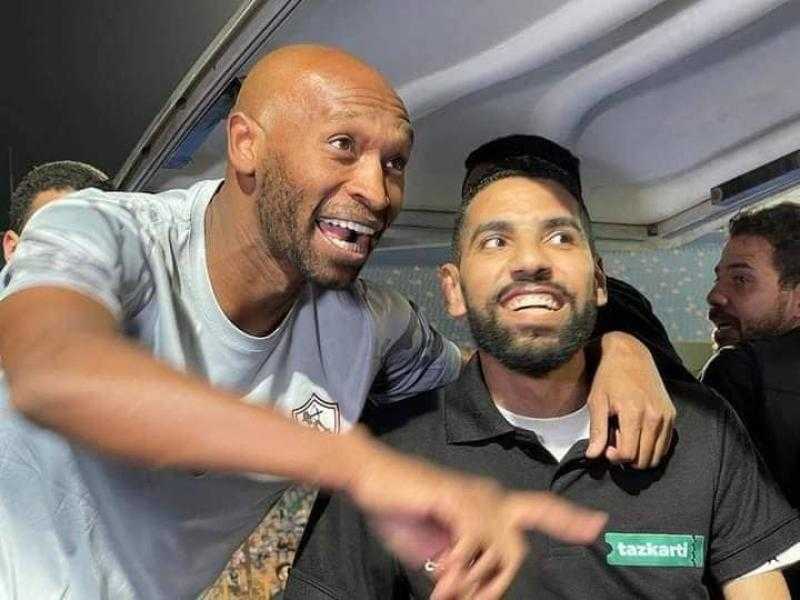 مؤمن زكريا يطير إلى الإمارات لحضور السوبر بين الأهلي والزمالك