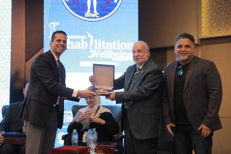 افتتاح المؤتمر الدولي للتأهيل والتعافي بمشاركة الطاقم الطبي بالدوري الإنجليزي