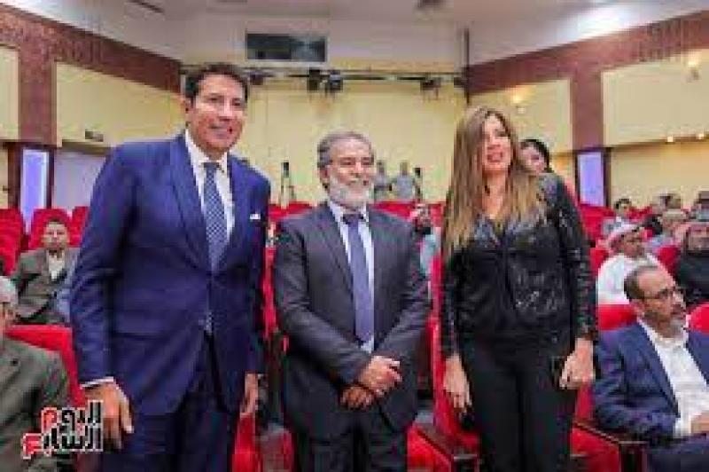 تكريم هاني رمزي ورانيا فريد شوقي 