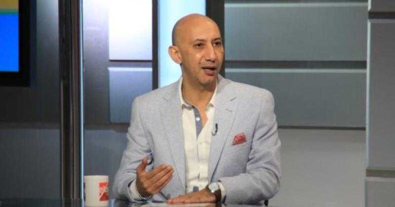 أيمن الكاشف يعتذر عن التعليق على السوبر بين الزمالك والأهلي