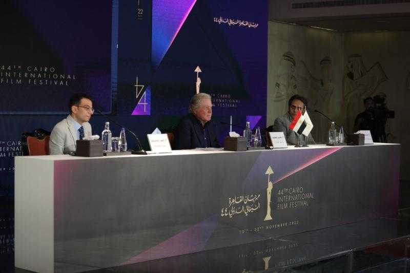 مهرجان القاهرة السينمائي: «على الفنانين الالتزام بالدريس كود»