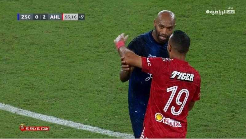 تفاصيل خناقة شيكابالا مع معلول والإشارة على حذائه لجماهير الأهلي.. فيديو