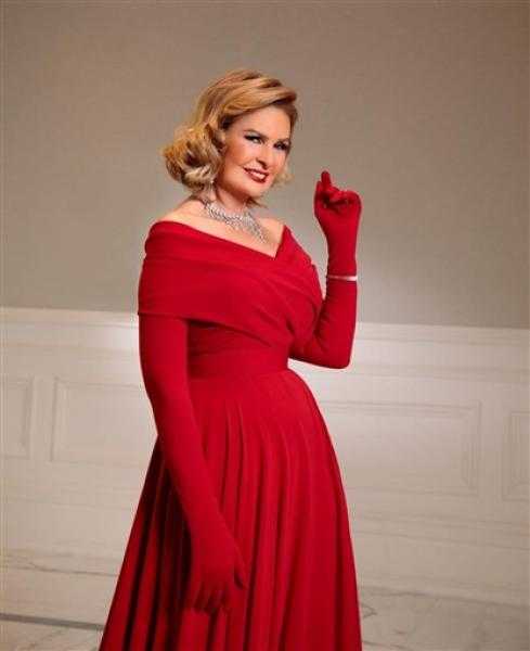 آخر إطلالة لـ يسرا بفستان يثير الجدل