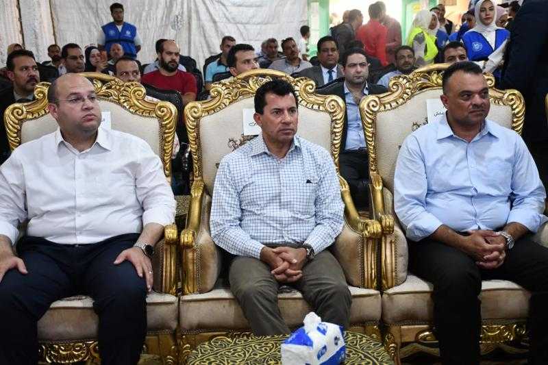 وزير الشباب والرياضة يفتتح المؤتمر الاستثماري الأول بمركز شباب الحوامدية