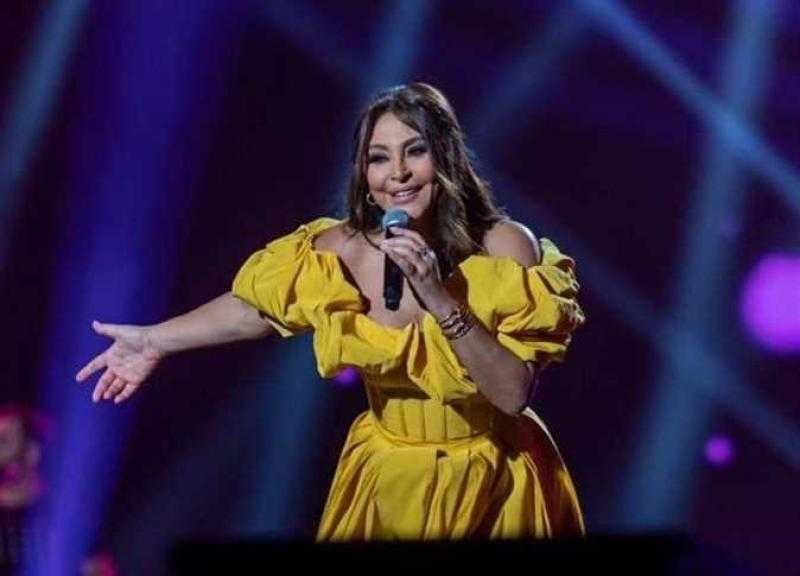 سعر صادم لفستان إليسا في حفل الرياض.. لن تصدق!