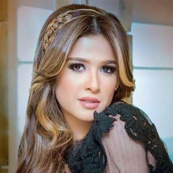 ياسمين عبد العزيز 
