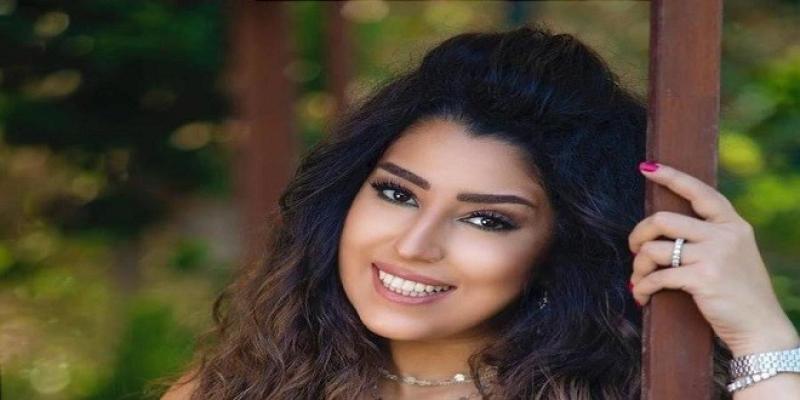 إطلالة كلاسيكية للفنانة آيتن عامر عبر ”إنستجرام”