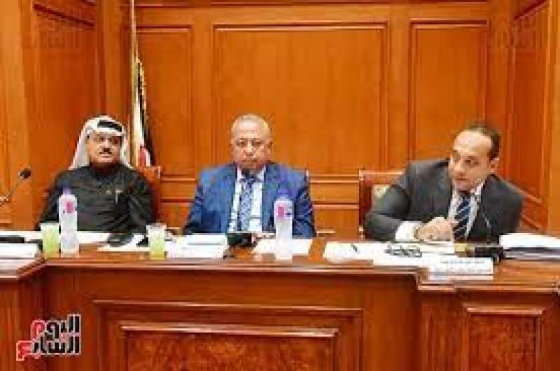 خلال الاجتماع