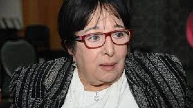 سميرة عبدالعزيز 