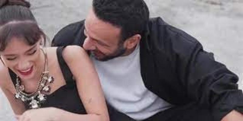 محمد عطية يثير الجدل حول ارتباطه بمطربة لبنانية