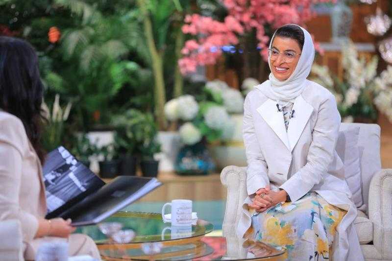 الأربعاء.. وزيرة الثقافة الإماراتية ضيفة «معكم منى الشاذلي»