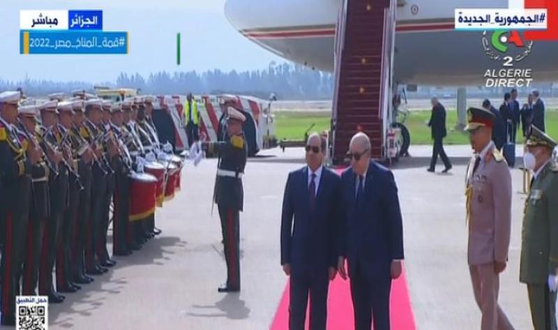 مراسم استقبال رسمية للسيسي لدى وصوله الجزائر