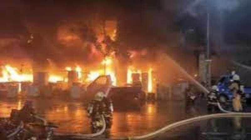 نشوب حريق في مصنع للأحذية في الهند