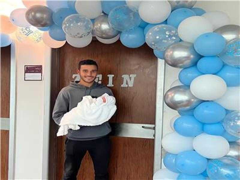 شاهد| حمدي فتحي يرزق بمولوده الأول «زين»