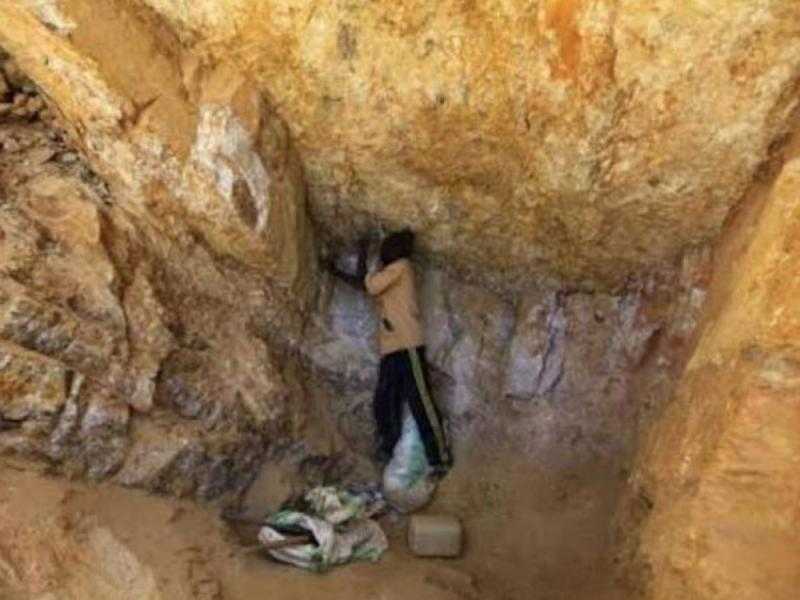 مصرع عامل صعقا بالكهرباء أثناء التنقيب عن الآثار بالوراق