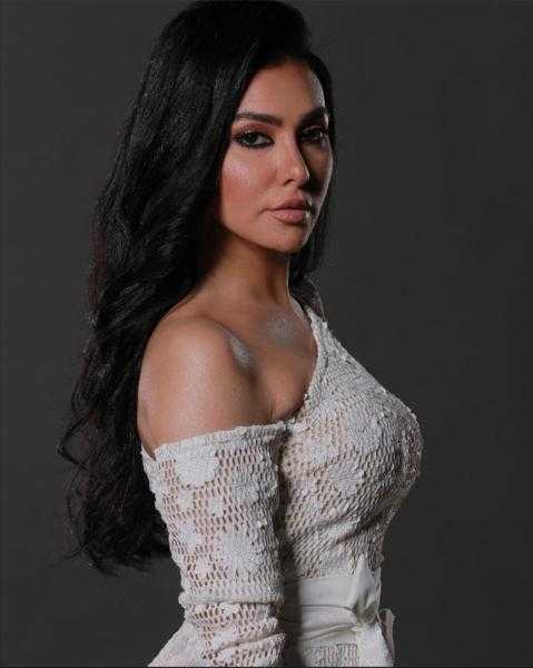 ميرهان حسين بإطلالة ناعمة عبر «إنستجرام»