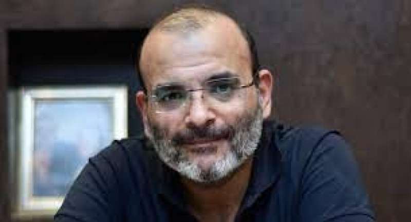 أيمن بهجت قمر 