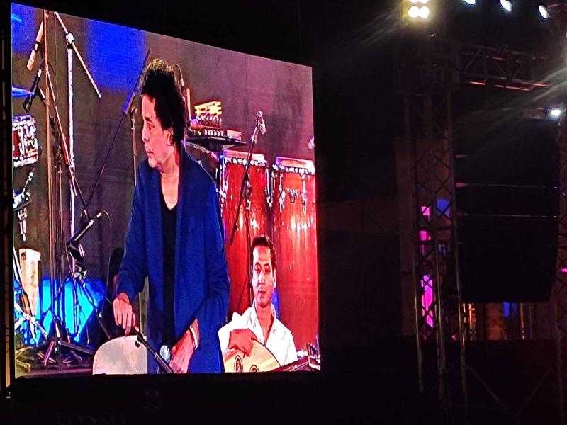 محمد منير لجمهور حفله بمهرجان الموسيقى: عندي برد وعملت عملية «لكن جيت النهارده عشانكم»