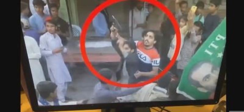 فيديو يرصد صورا لمطلق النار على رئيس الوزراء الباكستاني السابق