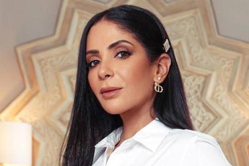 مني زكي تكشف موعد مسرحية «الوش التاني» بموسم الرياض