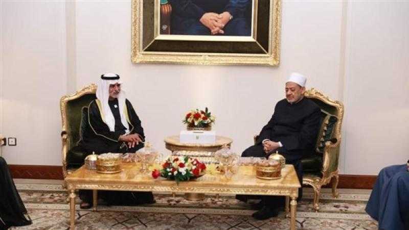 شيخ الأزهر يستقبل وزير التسامح والتعايش الإماراتى بالبحرين