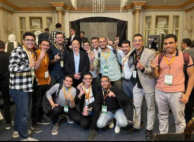 طلاب طب الأسنان الأزهر يفوزون بالمركز الأول على الجامعات المصرية في مسابقة أوائل الطلاب