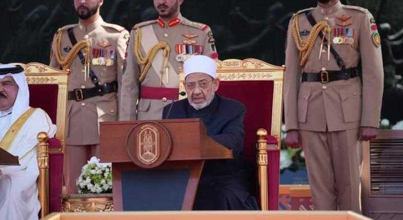 شيخ الأزهر يدعو إلى وقف الحرب الروسية الأوكرانية لسلام العالم واستقراره