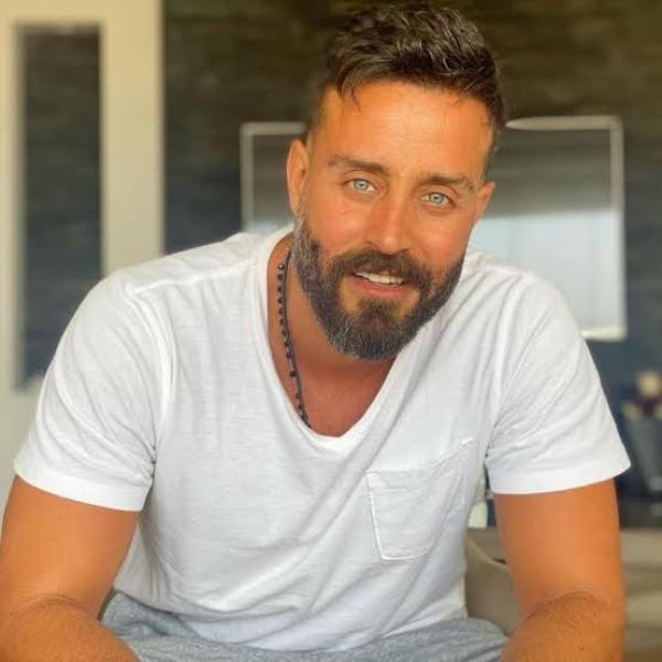 سعد رمضان يشارك متابعيه بإطلالة جديدة في أحدث ظهور