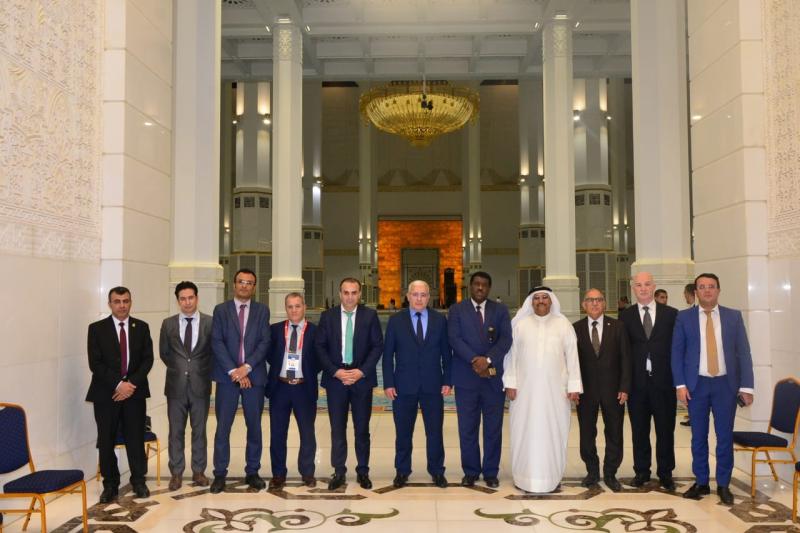 رئيس البرلمان العربي يزور جامع الجزائر 
