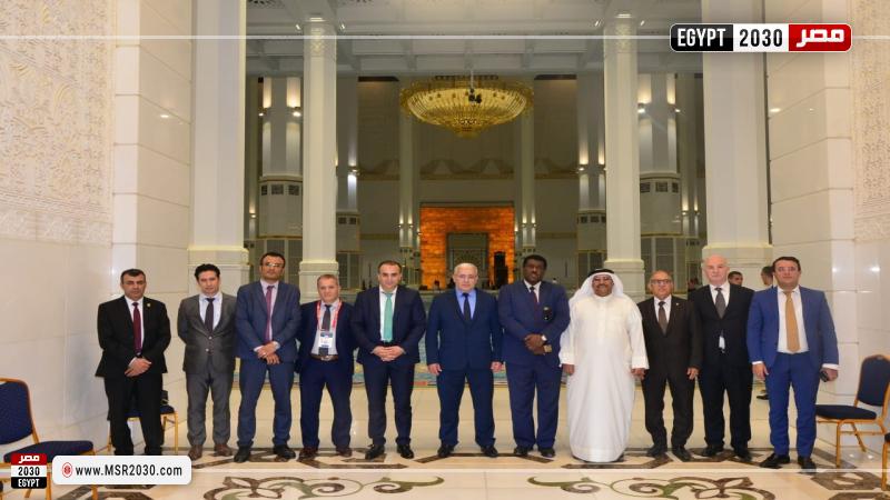 رئيس البرلمان العربي يزور جامع الجزائر 