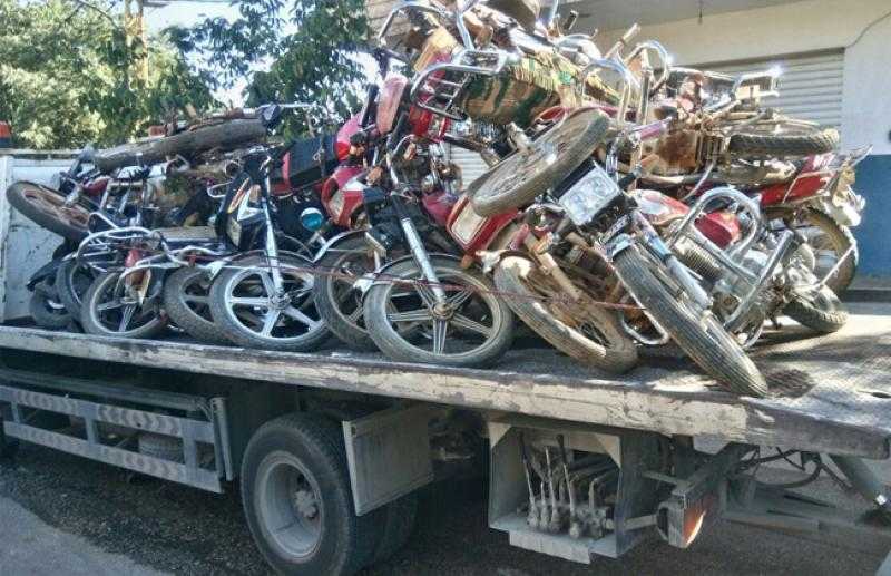 الداخلية تضبط 16 متهمًا و554 دراجة نارية مخالفة في حملات أمنية