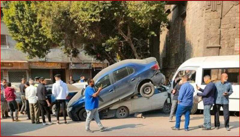 دون إصابات.. تصادم بين 5 سيارات بمنطقة غمرة في القاهرة