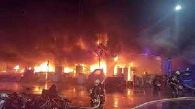 إصابة عشرات الأشخاص إثر حريق نشب في مبنى سكني في مدينة نيويورك