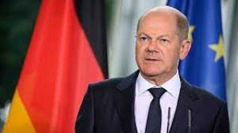 المستشار الألماني أولاف شولتس يحذر موسكو من استخدام الأسلحة النووية ضد أوكرانيا