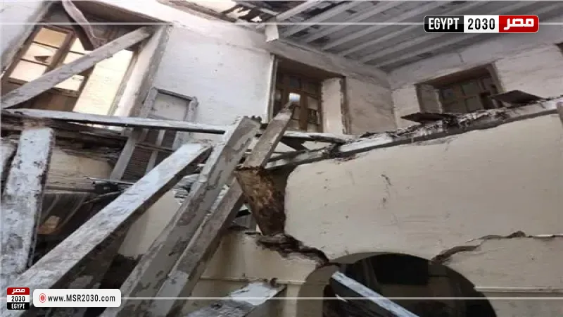 انهيار سقف عقار