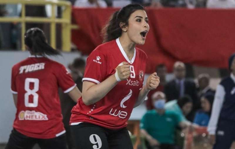 شروق لاعبة النادي الأهلي للكرة الطائرة